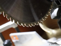 Makita radiaal afkortzaag ls1019l incl. afzuiging en houten onderstel op wielen - afbeelding 7 van  12