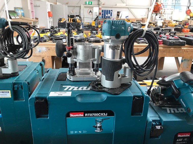 Makita rt0700cx3j bovenfrees - afbeelding 1 van  5