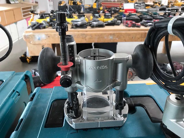 Makita rt0700cx3j bovenfrees - afbeelding 4 van  5