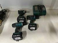 Makita schroefboormachines en acculader (4x)