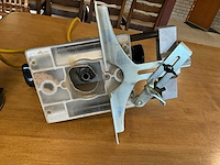 Makita schuurmachine en bovenfrees - afbeelding 7 van  8