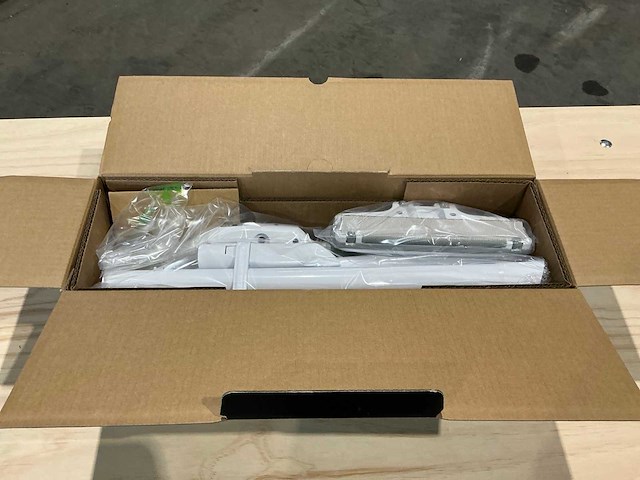 Makita stofzuiger op accu - afbeelding 3 van  5