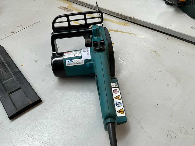 Makita uc3010a kettingzaag - afbeelding 4 van  5