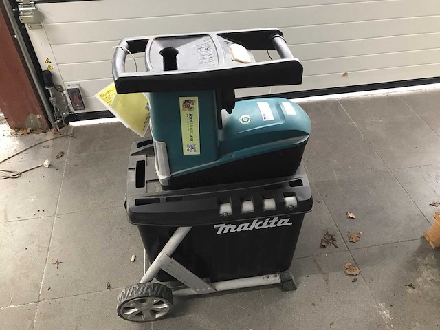 Makita ud2500 hakselaar - afbeelding 1 van  3