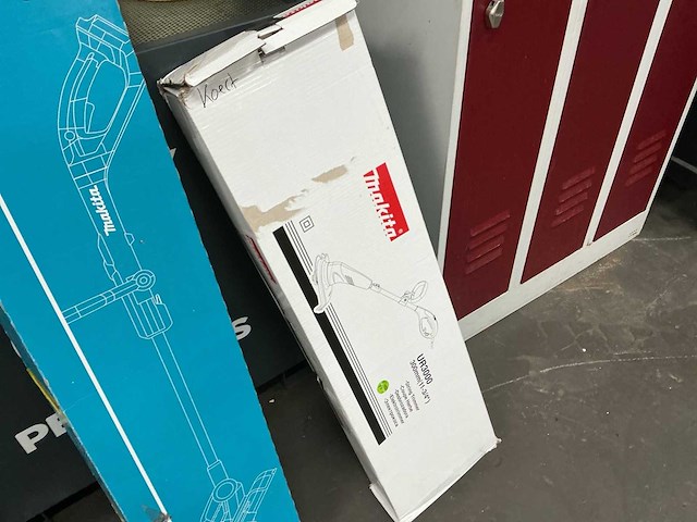 Makita ur3000 kantenmaaier - afbeelding 2 van  2