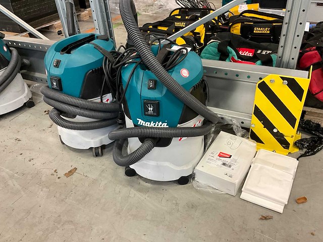 Makita vc2512l industriële stofzuiger (2x) - afbeelding 1 van  5