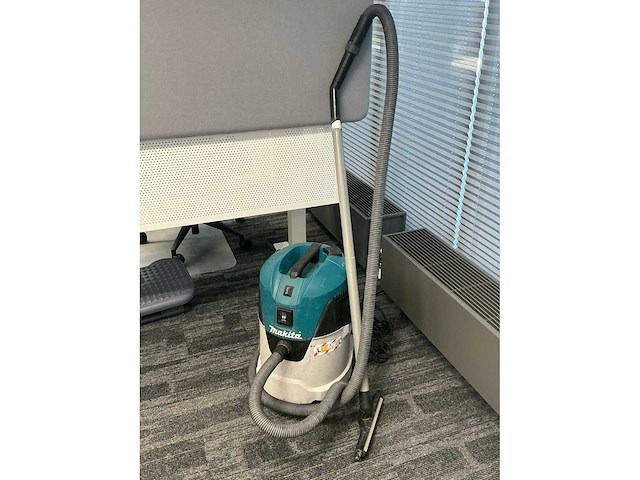 Makita vc2512l industriële stofzuiger - afbeelding 2 van  4