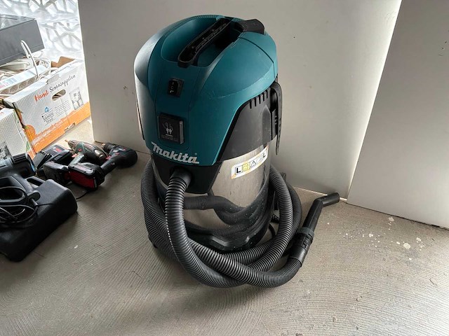 Makita vc3011l industriële stofzuiger - afbeelding 1 van  1