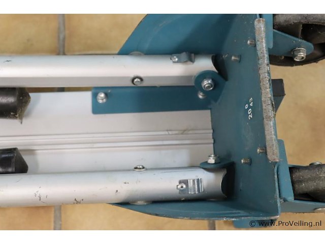 Makita verstekzaag onderstel wst06 - 125x25x27-85cm - afbeelding 10 van  11