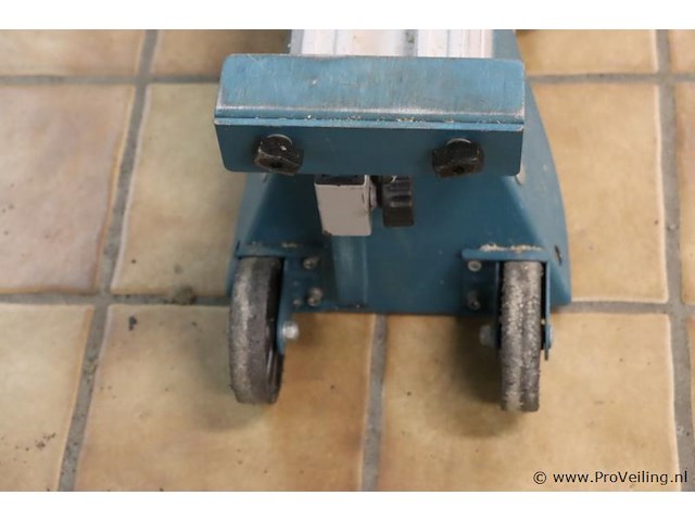 Makita verstekzaagstandaard wst06 - 125x25x27-85cm - afbeelding 6 van  12