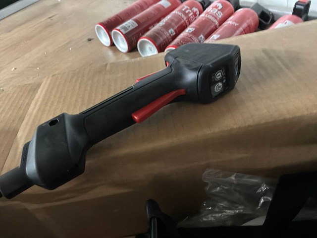 Makita xpt accu grastrimmer - afbeelding 2 van  2