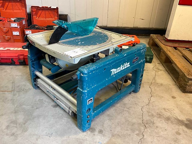 Makita zaagtafel - afbeelding 1 van  4