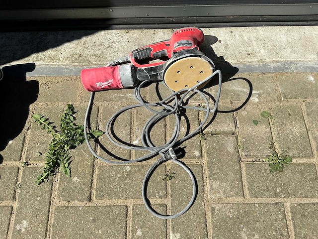 Makita/hikoki/milwaukee - 9404/sb 8v2/ ros 150 e-2 - schuurmachine - afbeelding 1 van  9