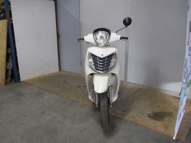 Malaguti - bromscooter - centro - scooter - afbeelding 5 van  11
