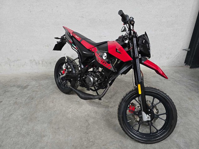 Malaguti - super motard - xsm lc - 2t 45km uitvoering dzh35j - afbeelding 2 van  5