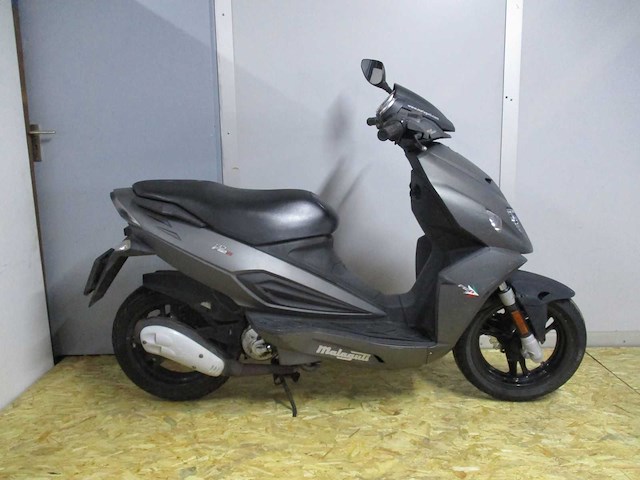Malaguti 2 takt - bromscooter - phantom f12 r.lc. dubbel disc - scooter - afbeelding 8 van  11
