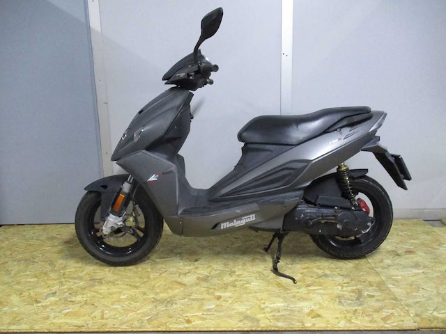 Malaguti 2 takt - bromscooter - phantom f12 r.lc. dubbel disc - scooter - afbeelding 1 van  11