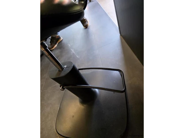 Maletti presenceparis kappersstoel - afbeelding 3 van  4
