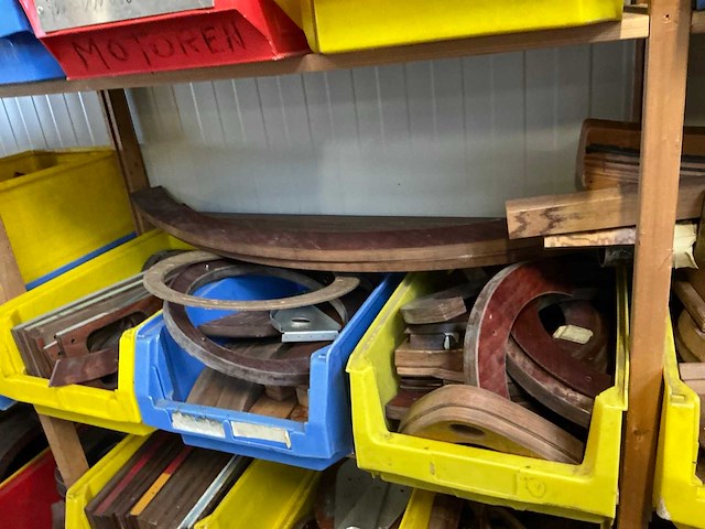 Mallen voor diverse aluminium vleugelprofielen - afbeelding 4 van  17