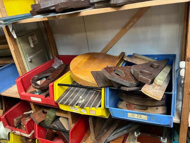 Mallen voor diverse aluminium vleugelprofielen - afbeelding 12 van  17