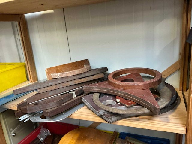 Mallen voor diverse aluminium vleugelprofielen - afbeelding 13 van  17