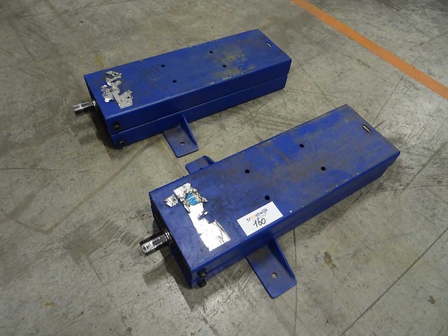 Mammuth - overige hijs- en heftechniek (2x) - afbeelding 1 van  2