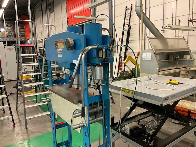 Mammuth 75 ton werkplaatspers - afbeelding 11 van  15