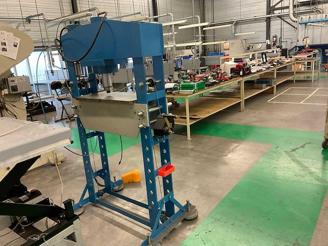 Mammuth 75 ton werkplaatspers - afbeelding 12 van  15