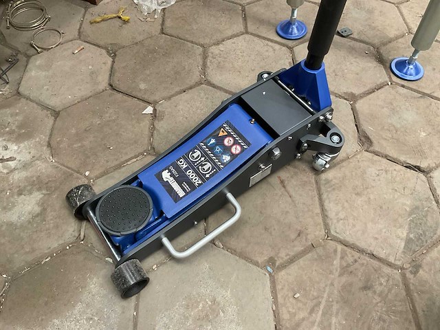 Mammuth fj25as garagekrik - afbeelding 1 van  2
