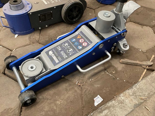 Mammuth fj25hlas garagekrik - afbeelding 1 van  3
