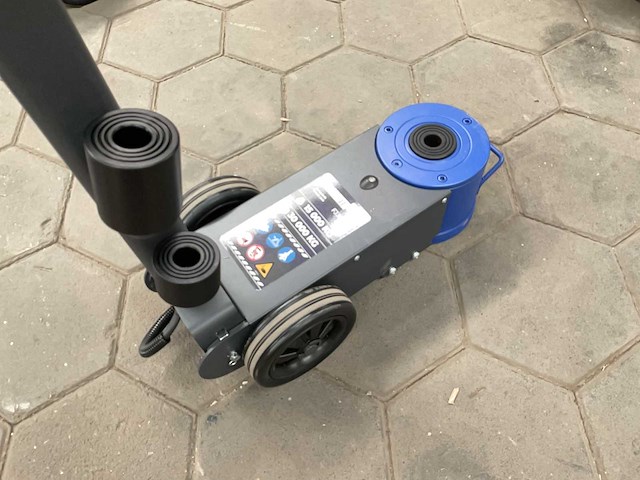 Mammuth fj30eh garagekrik - afbeelding 4 van  5