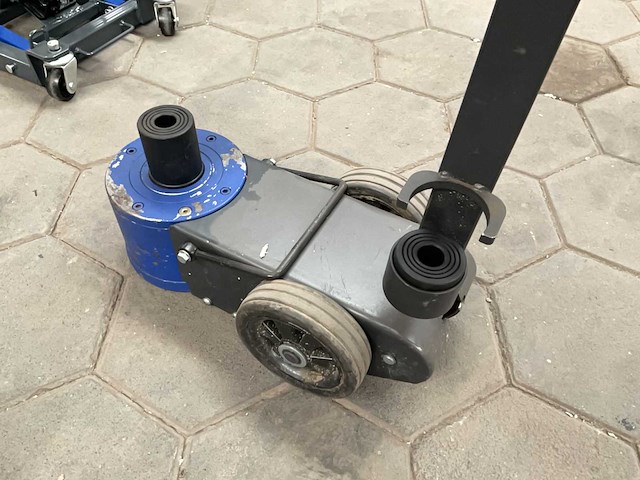 Mammuth garagekrik - afbeelding 3 van  4