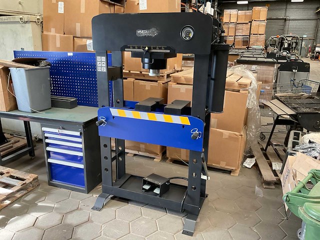 Mammuth hydraulische pers - afbeelding 1 van  6
