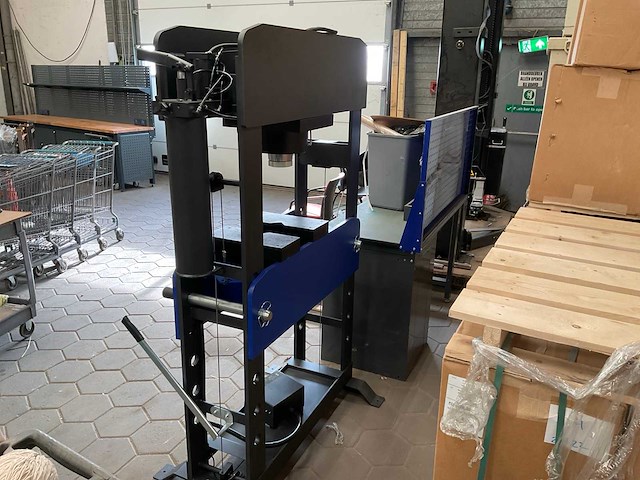 Mammuth hydraulische pers - afbeelding 5 van  6