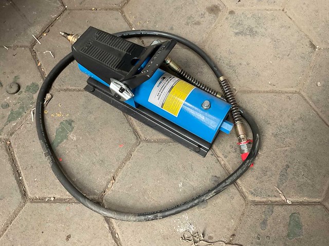 Mammuth hydraulische voetpomp - afbeelding 2 van  3