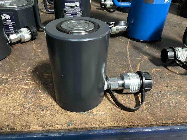 Mammuth mc1050 hydraulische cylinder - afbeelding 1 van  2