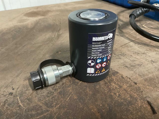 Mammuth mc150 hydraulische cilinder - afbeelding 1 van  2