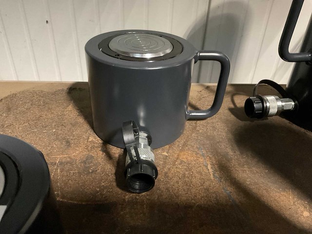 Mammuth mc5050 hydraulische cylinder - afbeelding 1 van  2