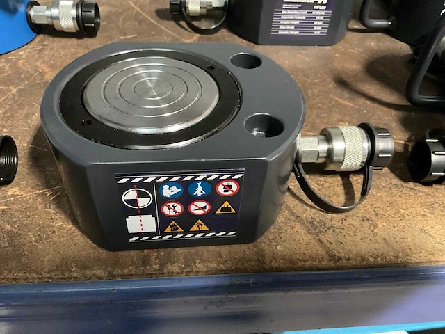 Mammuth mfl50 hydraulische cylinder - afbeelding 1 van  2