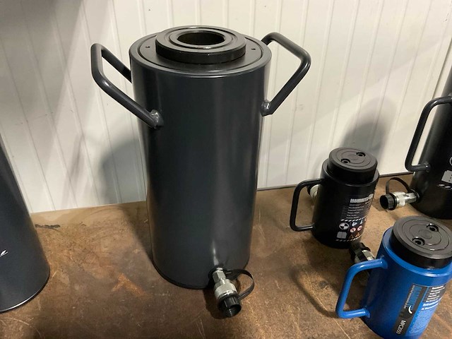 Mammuth mhc60150 hydraulische cylinder - afbeelding 1 van  2