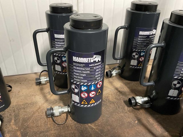Mammuth mpc30200 hydraulische cylinder - afbeelding 1 van  2