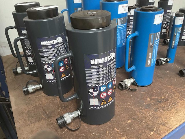 Mammuth mpc50200 hydraulische cilinder - afbeelding 1 van  2