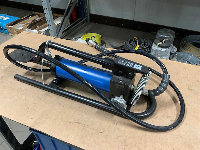 Mammuth tfp800 hydraulische voetpomp - afbeelding 3 van  3