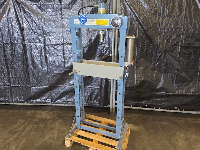 Mamoet - 2012 - 20t wsp - diverse persmachines - afbeelding 1 van  6