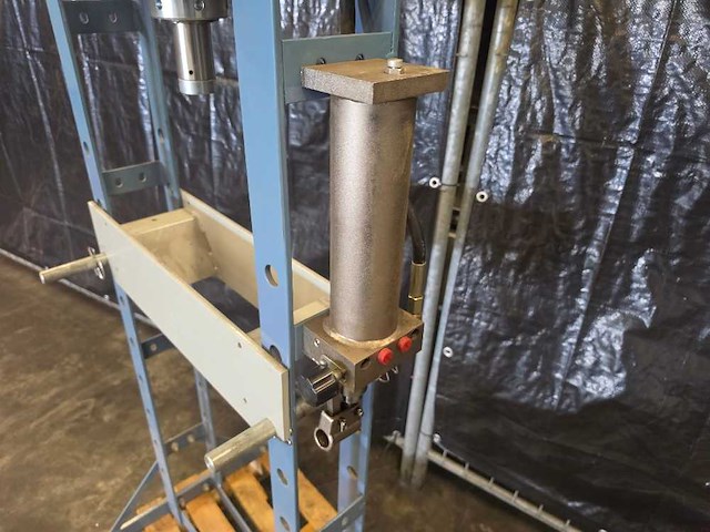 Mamoet - 2012 - 20t wsp - diverse persmachines - afbeelding 4 van  6