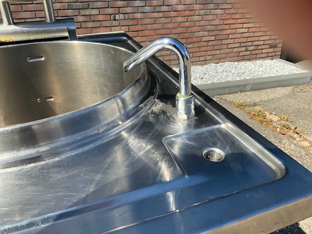 Mamoli kookketel met wateraansluiting. - afbeelding 10 van  11