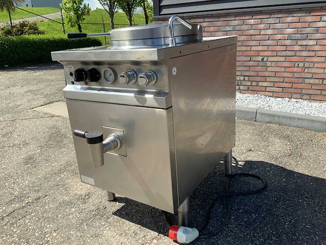 Mamoli kookketel met wateraansluiting. - afbeelding 1 van  11