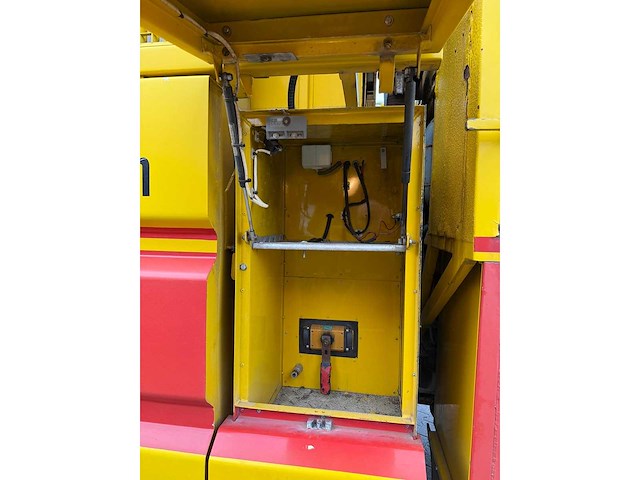 Man - 14-440 - brandweerwagen - afbeelding 25 van  43