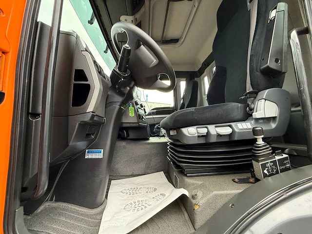 Man - 2011 - tgs 33.400 - vrachtwagen - afbeelding 8 van  28