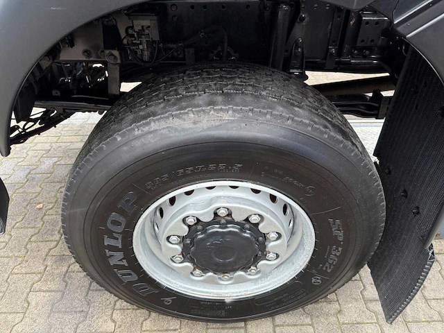 Man - 2011 - tgs 33.400 - vrachtwagen - afbeelding 17 van  28